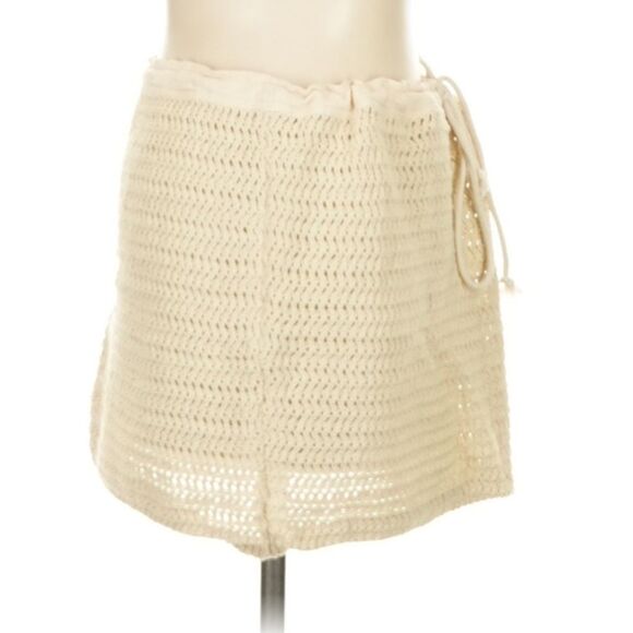 Free People BEACH 100% Cotton Brandi Mini Crochet Knit Skirt Bathing Suit Cover - Picture 3 of 4